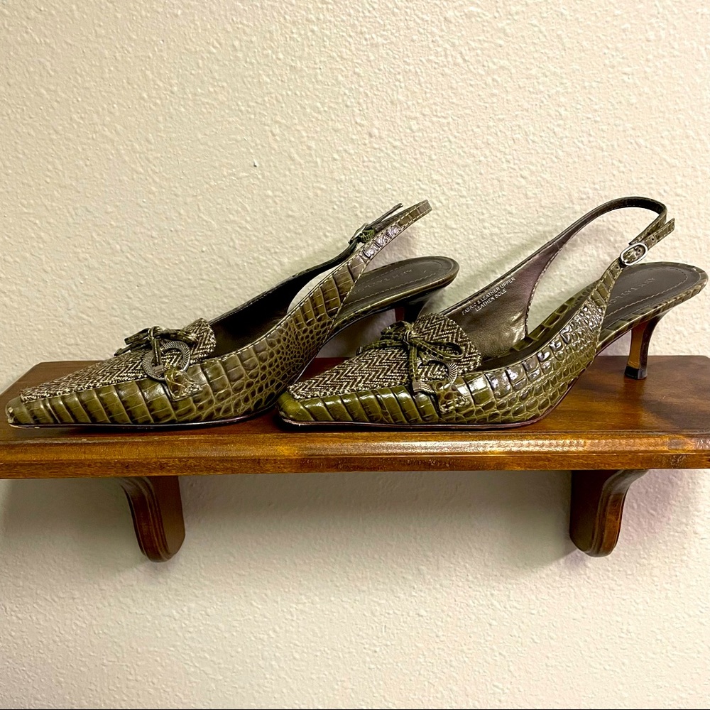 ANN TAYLOR Unique Strapback Olive Green Pointed Toe Leather & Tweed Heels 6M